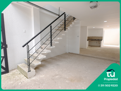 CASA DE 3 PISOS | XIRUMA