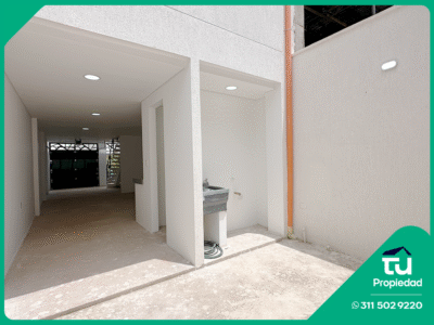 CASA DE 3 PISOS | XIRUMA